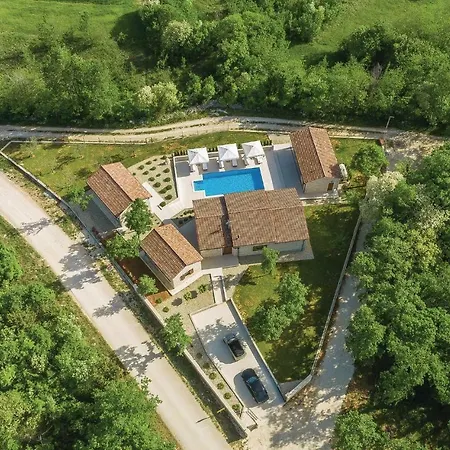 Three-bedroom Holiday In Porec * Zuzici