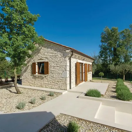 בית נופש Three-bedroom Holiday In Porec