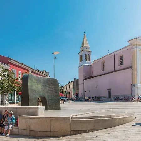 Three-bedroom Holiday In Porec *