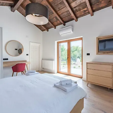 Ferienhaus Three-bedroom Holiday In Porec *