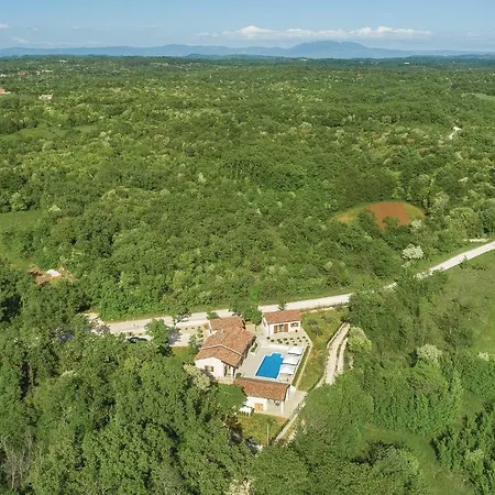 Ferienhaus Three-bedroom Holiday In Porec Zuzici